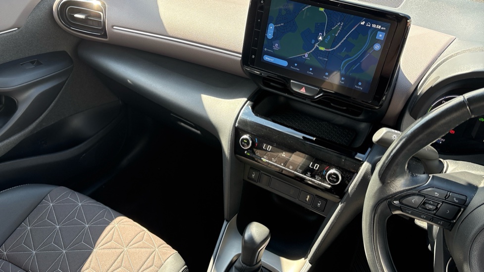 Toyota Yaris Cross 1.5 Hybrid Excel 5dr CVT Hybrid Estate - Image 14