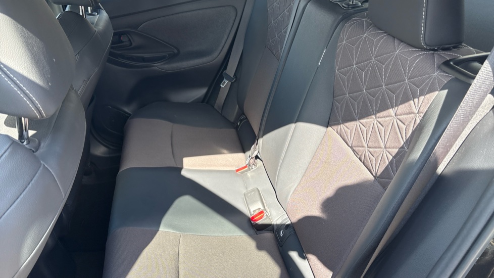 Toyota Yaris Cross 1.5 Hybrid Excel 5dr CVT Hybrid Estate - Image 16
