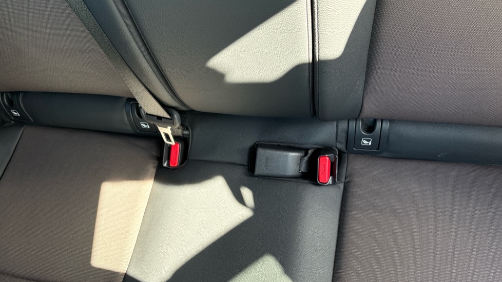 Toyota Yaris Cross 1.5 Hybrid Excel 5dr CVT Hybrid Estate - Image 17