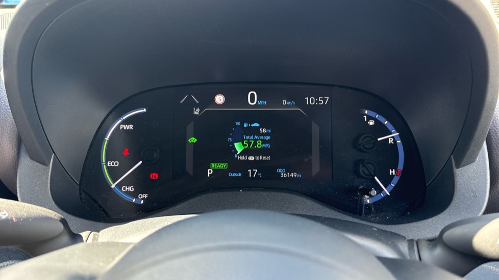 Toyota Yaris Cross 1.5 Hybrid Excel 5dr CVT Hybrid Estate - Image 18