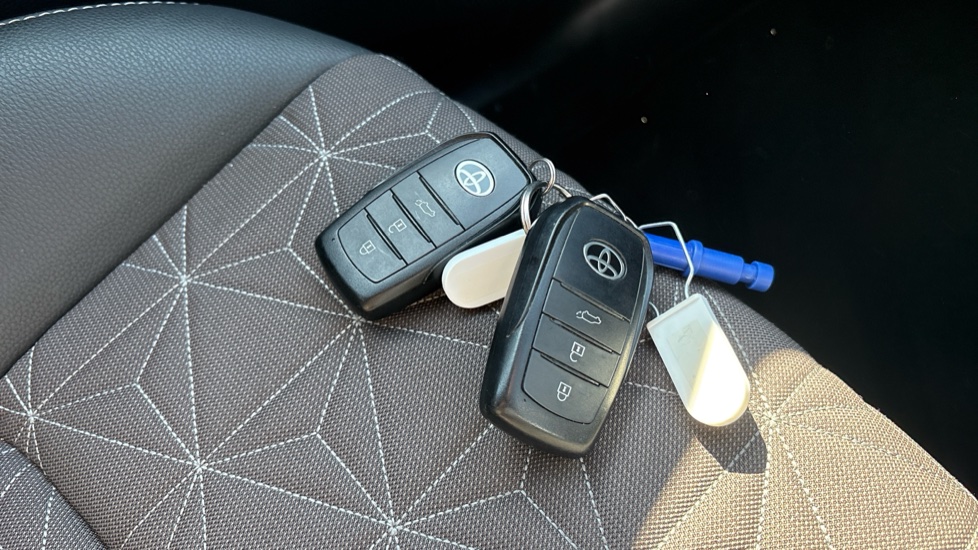 Toyota Yaris Cross 1.5 Hybrid Excel 5dr CVT Hybrid Estate - Image 20