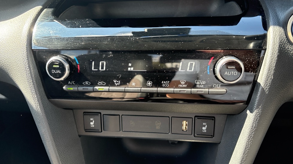 Toyota Yaris Cross 1.5 Hybrid Excel 5dr CVT Hybrid Estate - Image 22