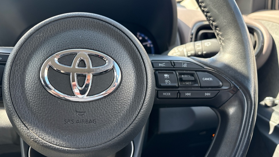 Toyota Yaris Cross 1.5 Hybrid Excel 5dr CVT Hybrid Estate - Image 25