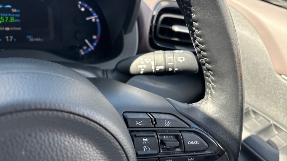 Toyota Yaris Cross 1.5 Hybrid Excel 5dr CVT Hybrid Estate - Image 26