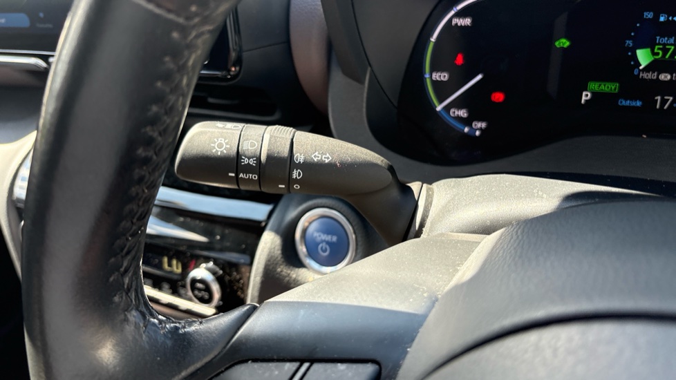 Toyota Yaris Cross 1.5 Hybrid Excel 5dr CVT Hybrid Estate - Image 27