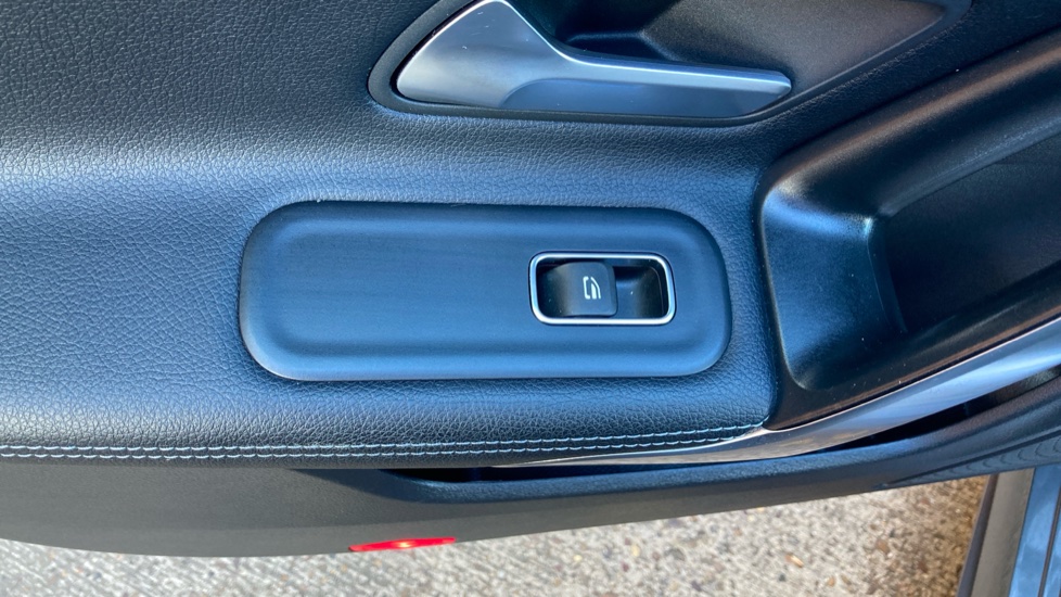 Mercedes-Benz CLA 250e AMG Line Premium 4dr Tip Auto Saloon - Image 21