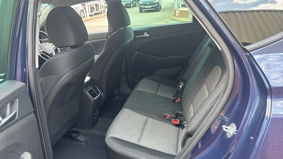 Hyundai TUCSON 1.6 CRDi 48V MHD SE Nav 5dr 2WD Diesel Estate - Image 16