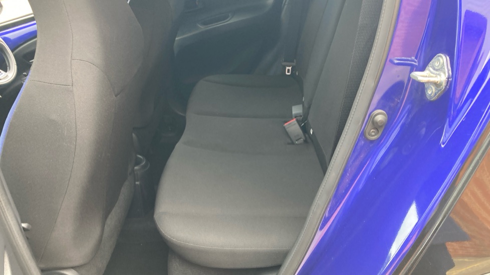 Toyota Aygo X 1.0 VVT-i Edge 5dr Petrol Hatchback - Image 16
