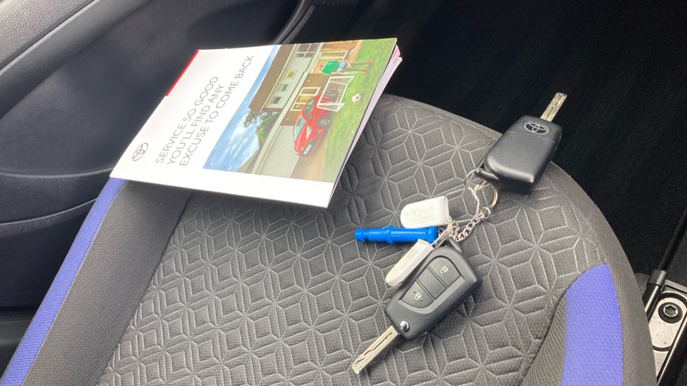 Toyota Aygo X 1.0 VVT-i Edge 5dr Petrol Hatchback - Image 19