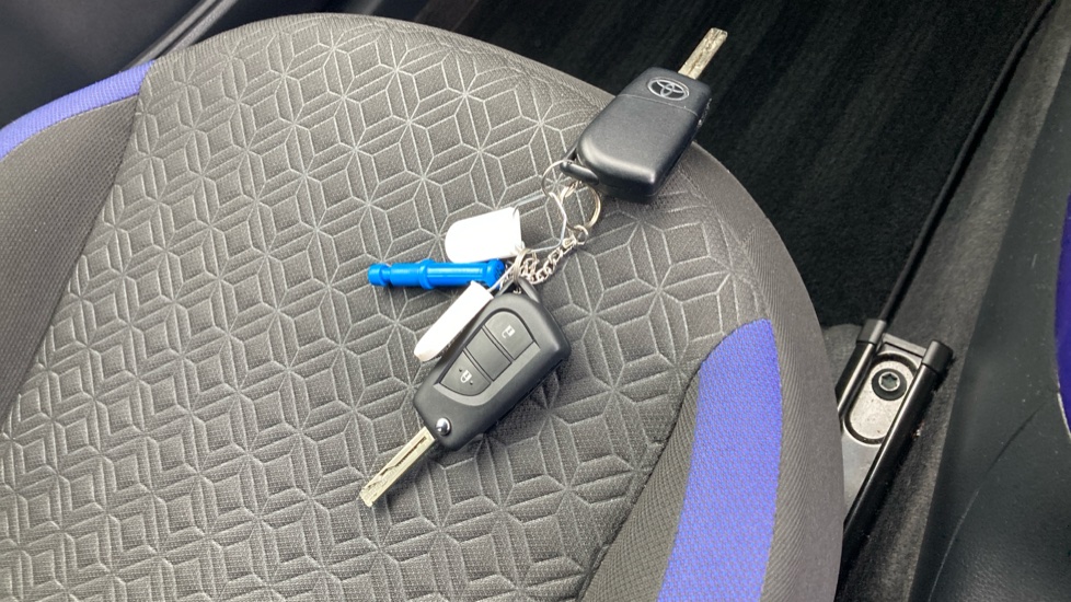 Toyota Aygo X 1.0 VVT-i Edge 5dr Petrol Hatchback - Image 20