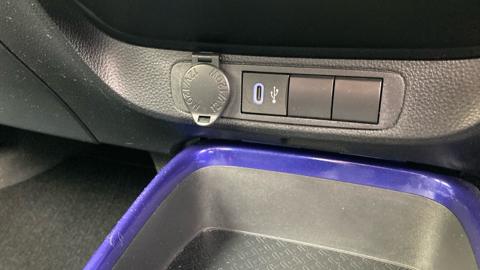 Toyota Aygo X 1.0 VVT-i Edge 5dr Petrol Hatchback - Image 23
