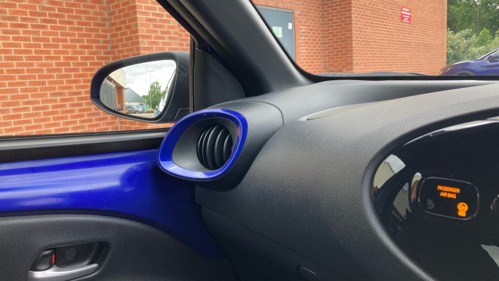 Toyota Aygo X 1.0 VVT-i Edge 5dr Petrol Hatchback - Image 24