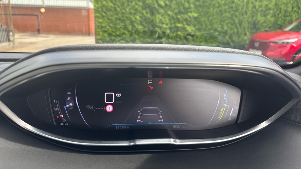 Peugeot 5008 1.2 Hybrid 136 GT 5dr e-DSC6 Petrol Estate - Image 18