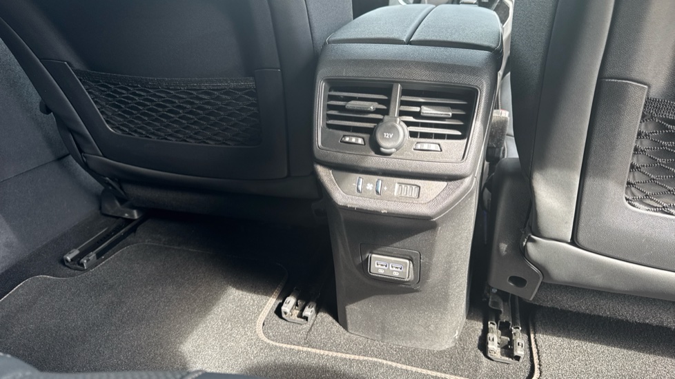 Peugeot 5008 1.2 Hybrid 136 GT 5dr e-DSC6 Petrol Estate - Image 38