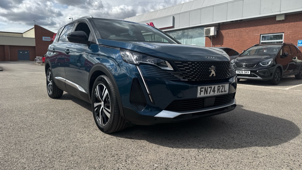 Peugeot 5008 1.2 Hybrid 136 GT 5dr e-DSC6 Petrol Estate - Image 49