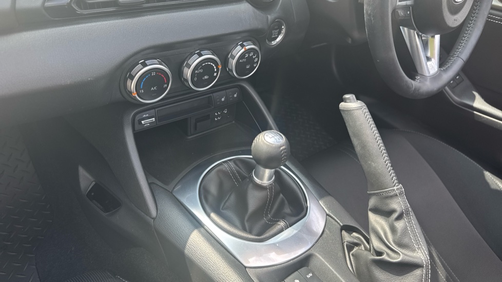 Mazda MX-5 1.5 [132] Prime-Line 2dr Petrol Convertible RF - Image 13