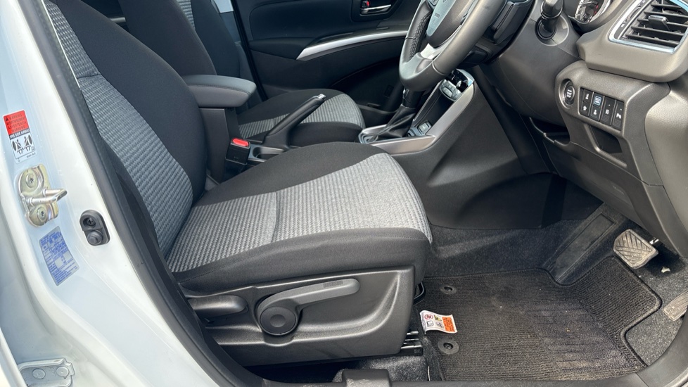 Suzuki S-Cross 1.5 Hybrid Motion 5dr AGS Hybrid Hatchback - Image 31