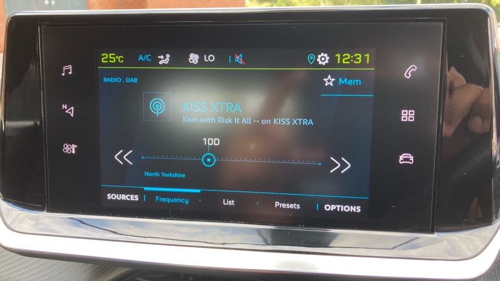 Peugeot 2008 100kW Active Premium+ 50kWh 5dr Auto Electric Estate - Image 12