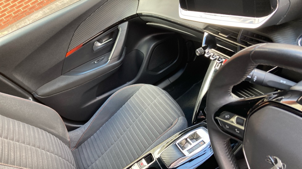 Peugeot 2008 100kW Active Premium+ 50kWh 5dr Auto Electric Estate - Image 14