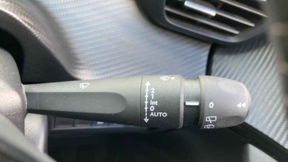 Peugeot 2008 100kW Active Premium+ 50kWh 5dr Auto Electric Estate - Image 31