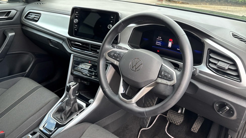 Volkswagen T-Roc 1.5 TSI Match 5dr DSG Petrol Hatchback - Image 11