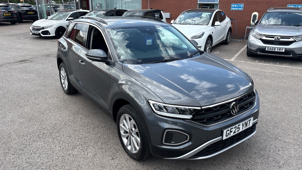 Volkswagen T-Roc 1.5 TSI Match 5dr DSG Petrol Hatchback - Image 32