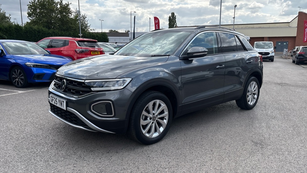 Volkswagen T-Roc 1.5 TSI Match 5dr DSG Petrol Hatchback - Image 33