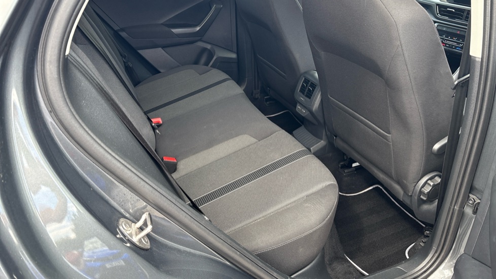 Volkswagen T-Roc 1.5 TSI Match 5dr DSG Petrol Hatchback - Image 38