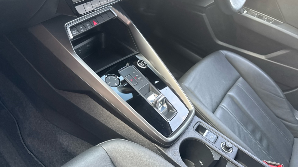 Audi A3 35 TFSI Sport 5dr S Tronic Petrol Hatchback - Image 13