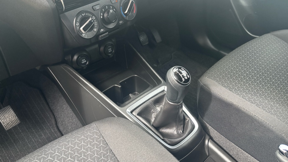 Suzuki Swift 1.2 Dualjet 83 12V Hybrid SZ-L 5dr Petrol Hatchback - Image 13