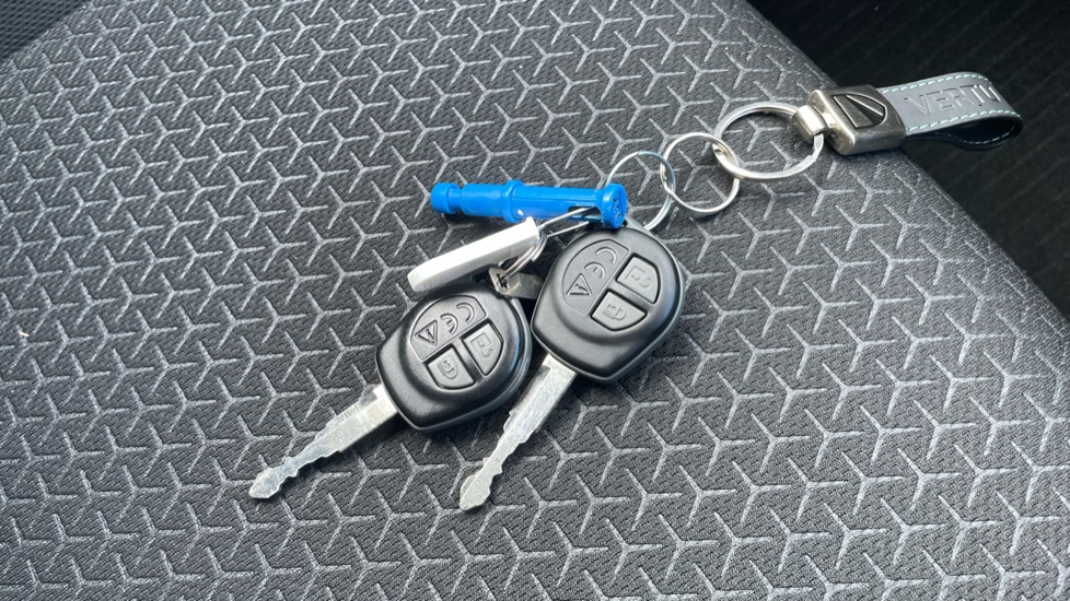 Suzuki Swift 1.2 Dualjet 83 12V Hybrid SZ-L 5dr Petrol Hatchback - Image 20