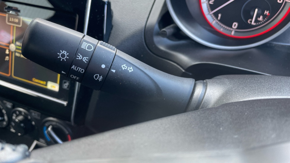 Suzuki Swift 1.2 Dualjet 83 12V Hybrid SZ-L 5dr Petrol Hatchback - Image 31