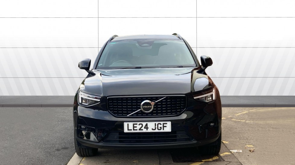 Volvo XC40 2.0 B3P Plus Dark 5dr Auto Petrol Estate - Image 3