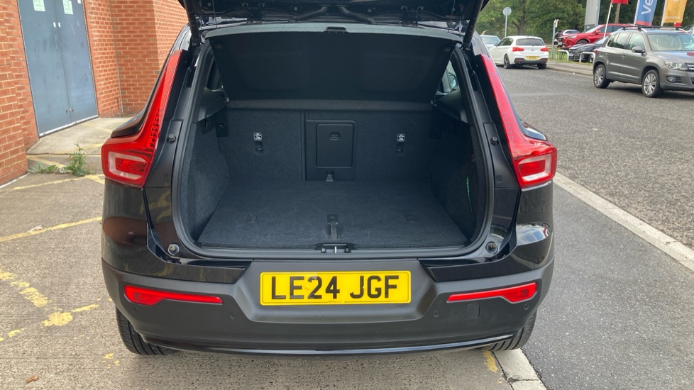 Volvo XC40 2.0 B3P Plus Dark 5dr Auto Petrol Estate - Image 4