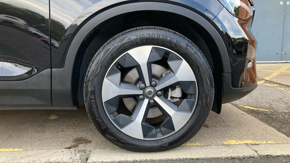 Volvo XC40 2.0 B3P Plus Dark 5dr Auto Petrol Estate - Image 7