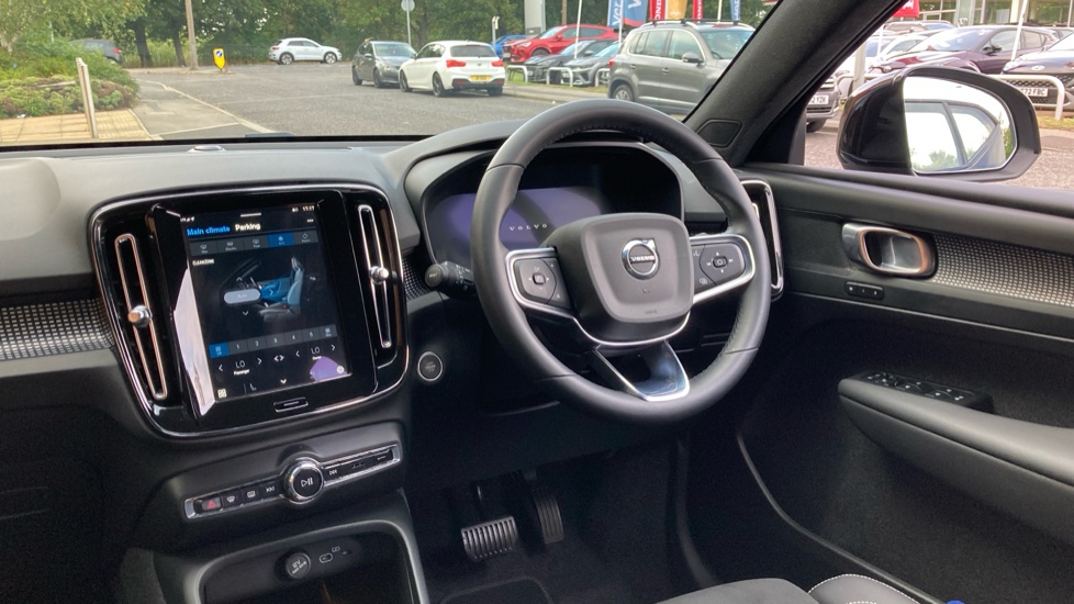 Volvo XC40 2.0 B3P Plus Dark 5dr Auto Petrol Estate - Image 11