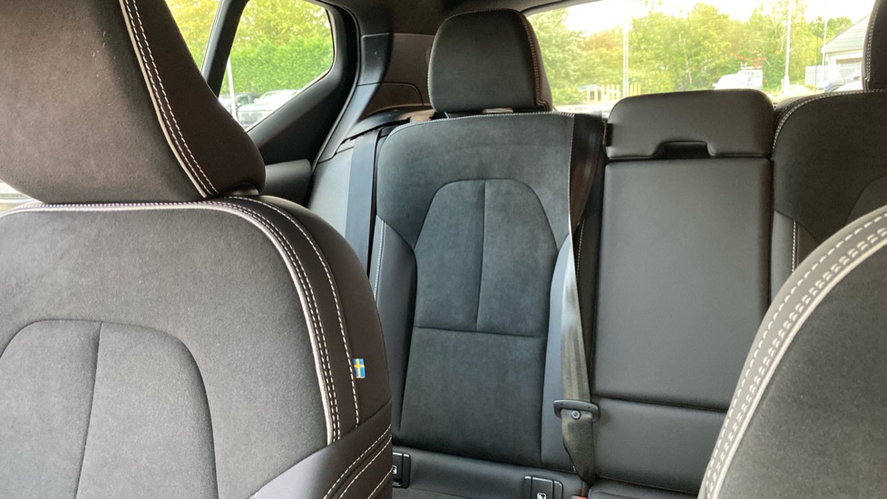 Volvo XC40 2.0 B3P Plus Dark 5dr Auto Petrol Estate - Image 15
