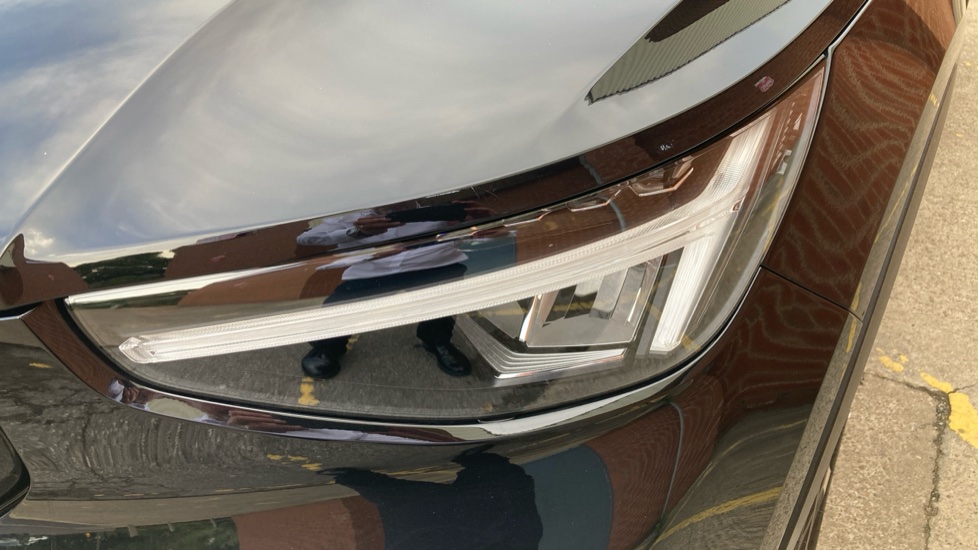 Volvo XC40 2.0 B3P Plus Dark 5dr Auto Petrol Estate - Image 22