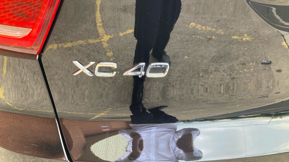 Volvo XC40 2.0 B3P Plus Dark 5dr Auto Petrol Estate - Image 26