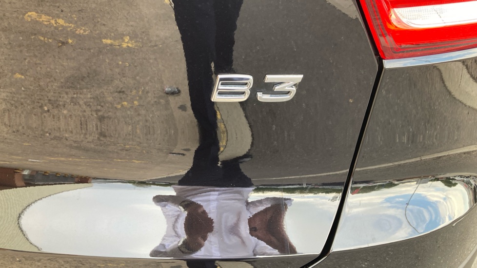 Volvo XC40 2.0 B3P Plus Dark 5dr Auto Petrol Estate - Image 27