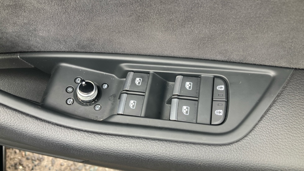 Audi A4 35 TFSI Black Edition 4dr S Tronic Petrol Saloon - Image 28