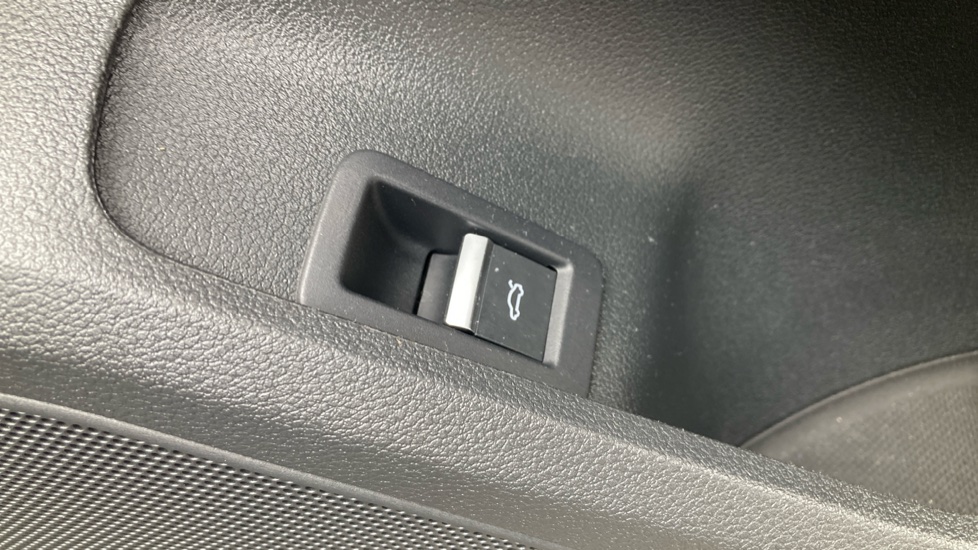 Audi A4 35 TFSI Black Edition 4dr S Tronic Petrol Saloon - Image 30