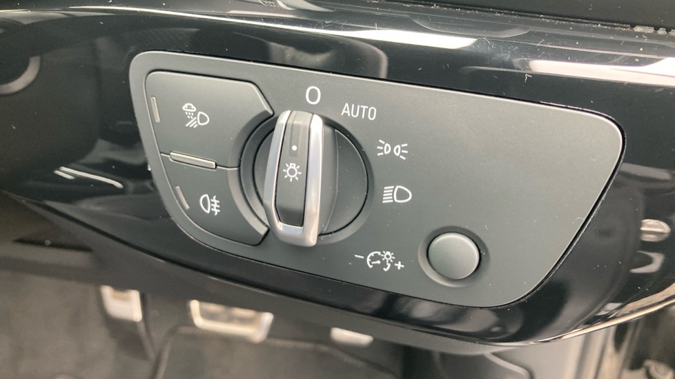 Audi A4 35 TFSI Black Edition 4dr S Tronic Petrol Saloon - Image 34