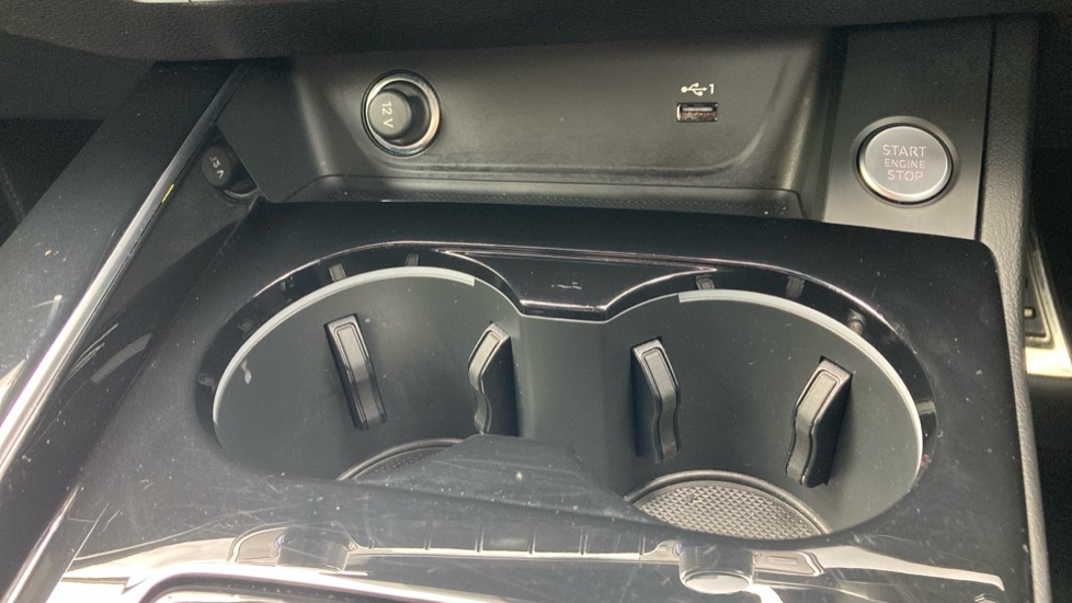 Audi A4 35 TFSI Black Edition 4dr S Tronic Petrol Saloon - Image 41