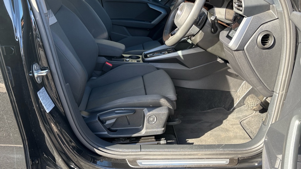Audi A3 40 TFSI e Sport 5dr S Tronic Hatchback - Image 33