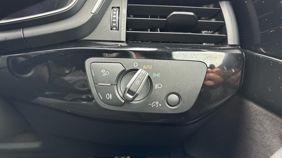 Audi A4 35 TDI Black Edition 4dr S Tronic Diesel Saloon - Image 32