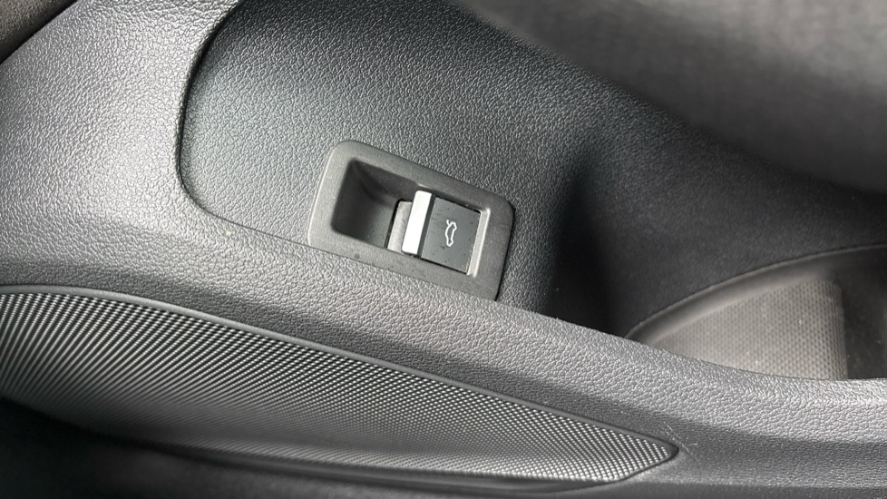 Audi A4 35 TDI Black Edition 4dr S Tronic Diesel Saloon - Image 33