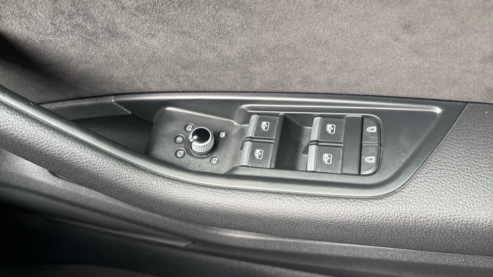 Audi A4 35 TDI Black Edition 4dr S Tronic Diesel Saloon - Image 34