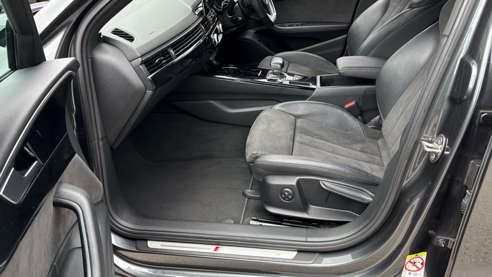 Audi A4 35 TDI Black Edition 4dr S Tronic Diesel Saloon - Image 40