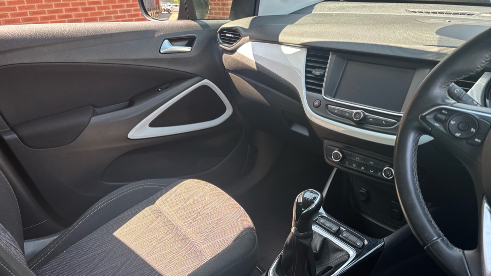 Vauxhall Crossland X 1.2 [83] Griffin 5dr [Start Stop] Petrol Hatchback - Image 14